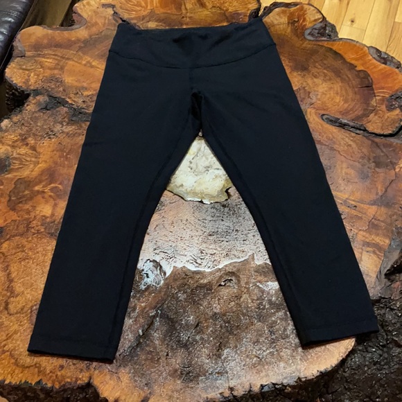 lululemon athletica Pants - Lululemon Leggings cropped size 6